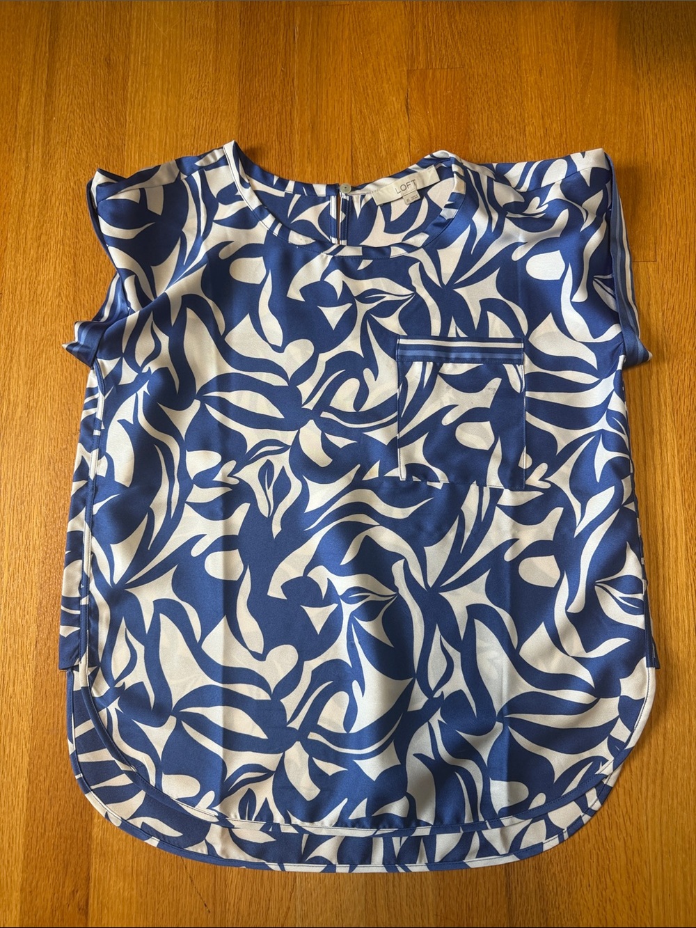 LOFT Navy & White Abstract Print Flutter-Sleeve Blouse